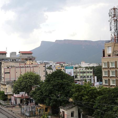 Hotel Collection O Poojith Residency Tirupati Exteriér fotografie